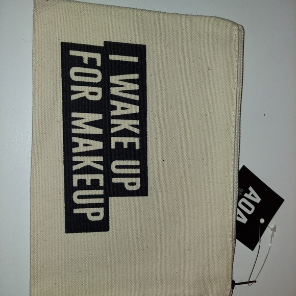 Makeup Bags - Picture 3 of 7